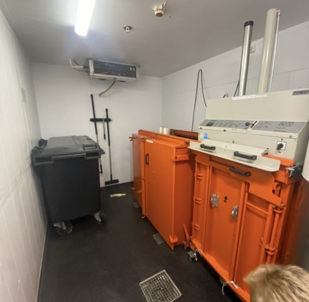 Orwak 5070 Combi tilpasset 1stk  660 liter avfallsbeholder med ødelagt motor.