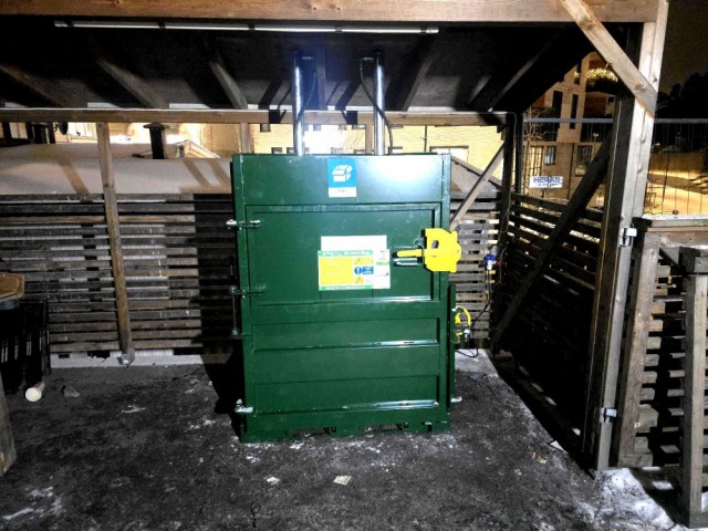 PEL 1500A pappresse levert til restaurant i OSLO