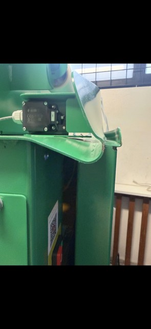MacFab 75 plastpresse fraktskadet - Før lettere utbedring - ECO-NOR AS
