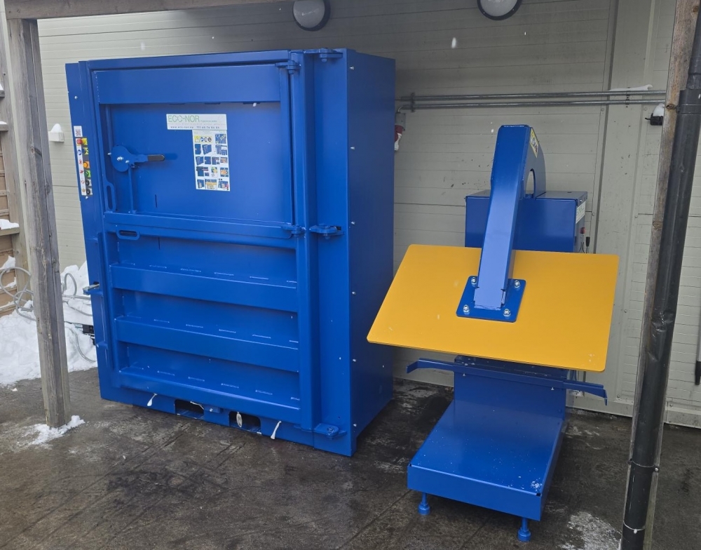 MacFab LH300 til Papp og MacFab 1100 LTR til restavfall