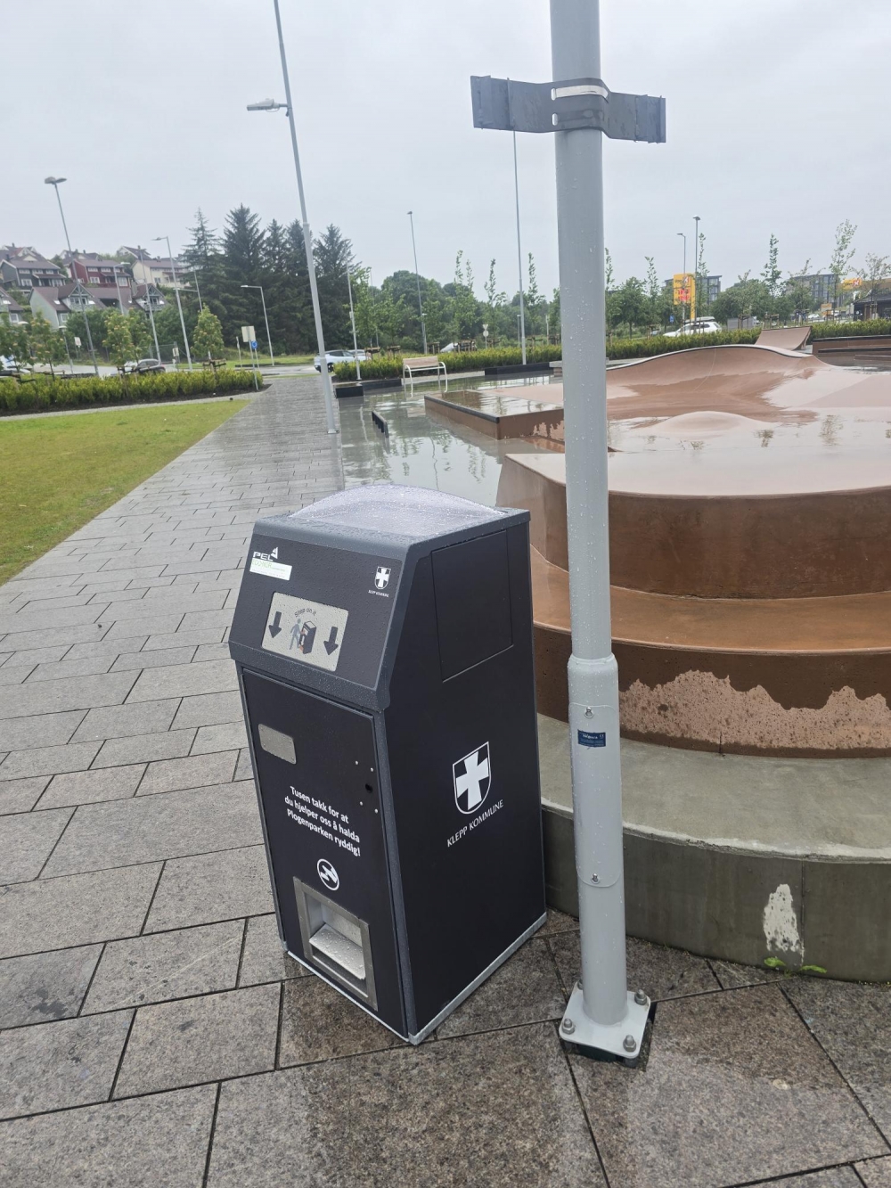 ECO-NOR AS - KLEPP KOMMUNE - Anbudskonkurranse - Smart avfallsbeholder PEL BriteBin Solar Bin 120