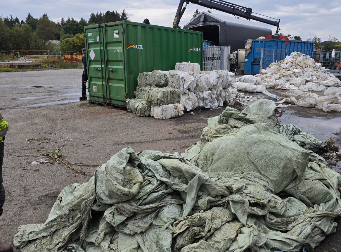 Eco-Nor - Plastpresse - landbruksplast - ballepresser - plattkomprimator - Komprimator 